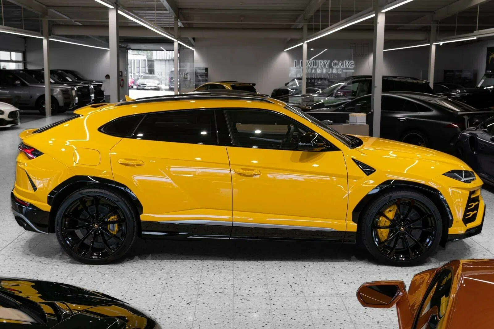2020 Lamborghini Urus for sale, exterior, Giallo Eye Yellow / Yellow