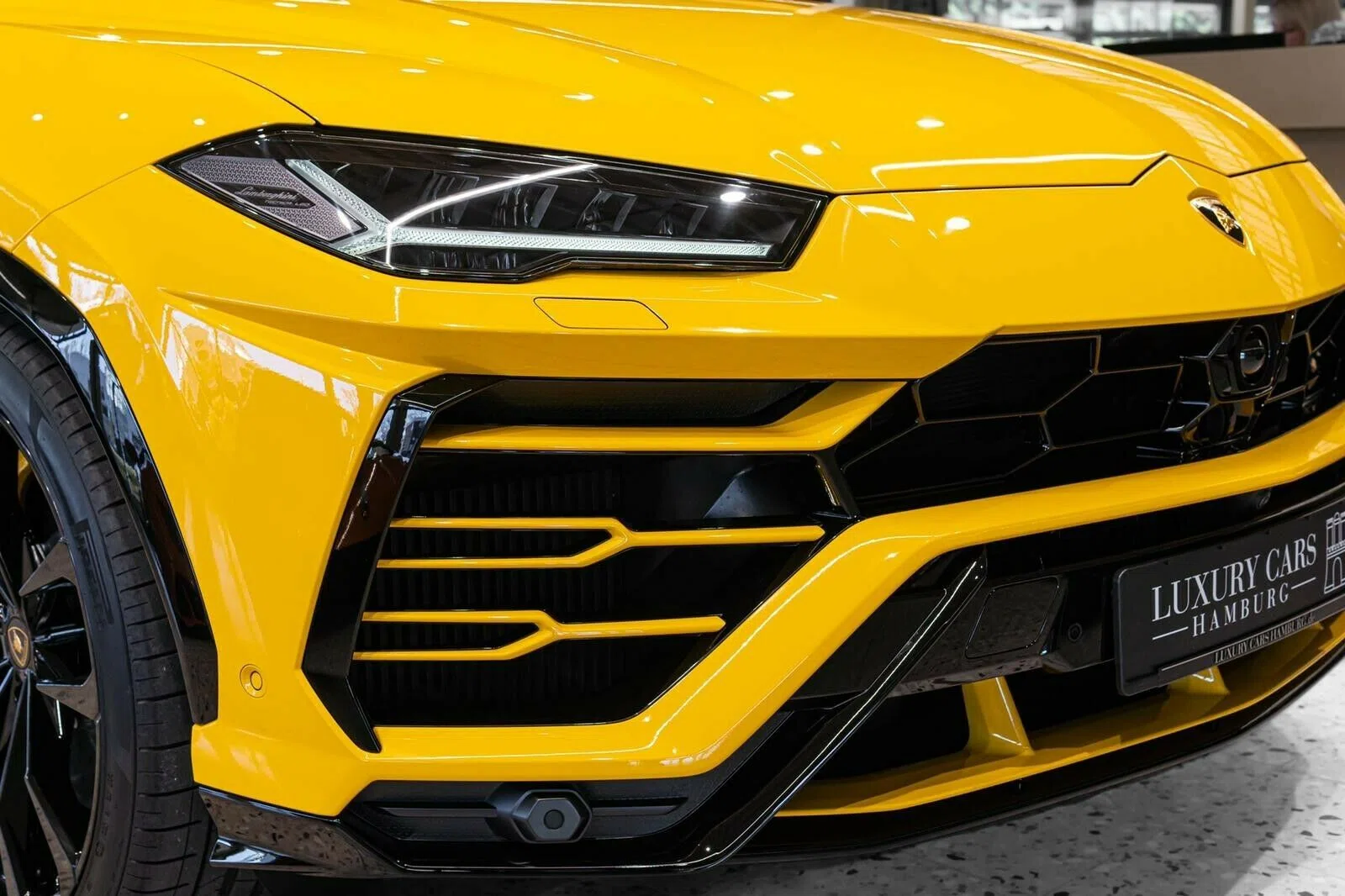 2020 Lamborghini Urus for sale, exterior, Giallo Eye Yellow / Yellow