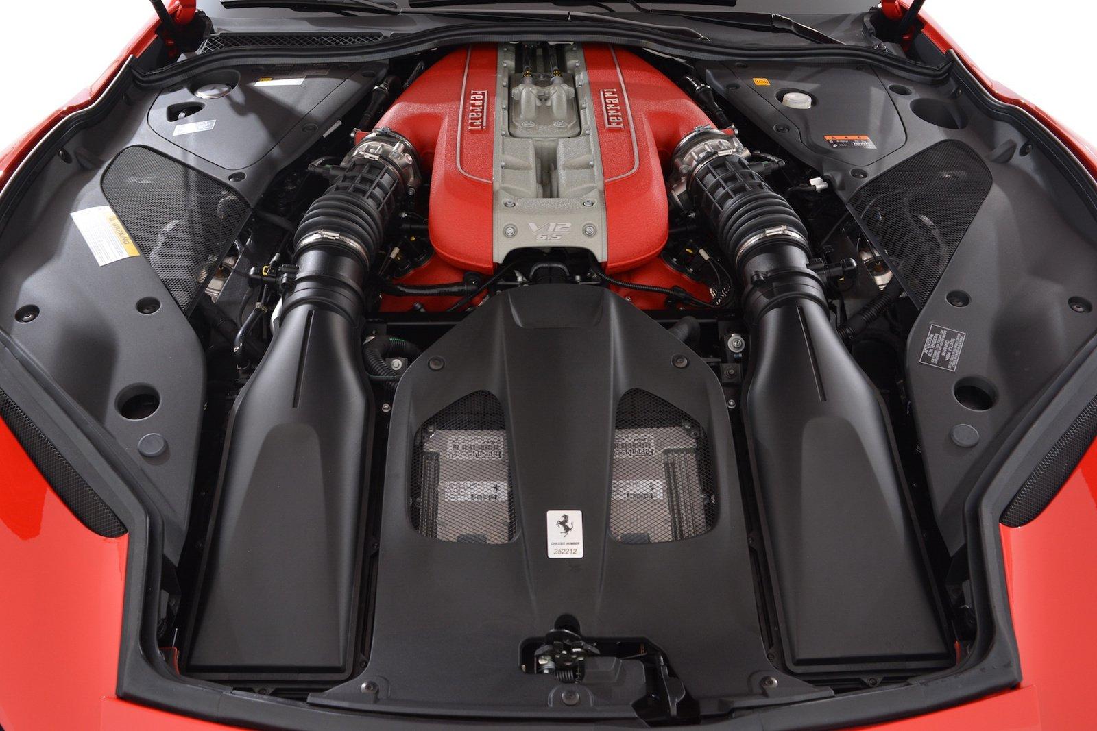 2020 Ferrari 812 Superfast, 17/19