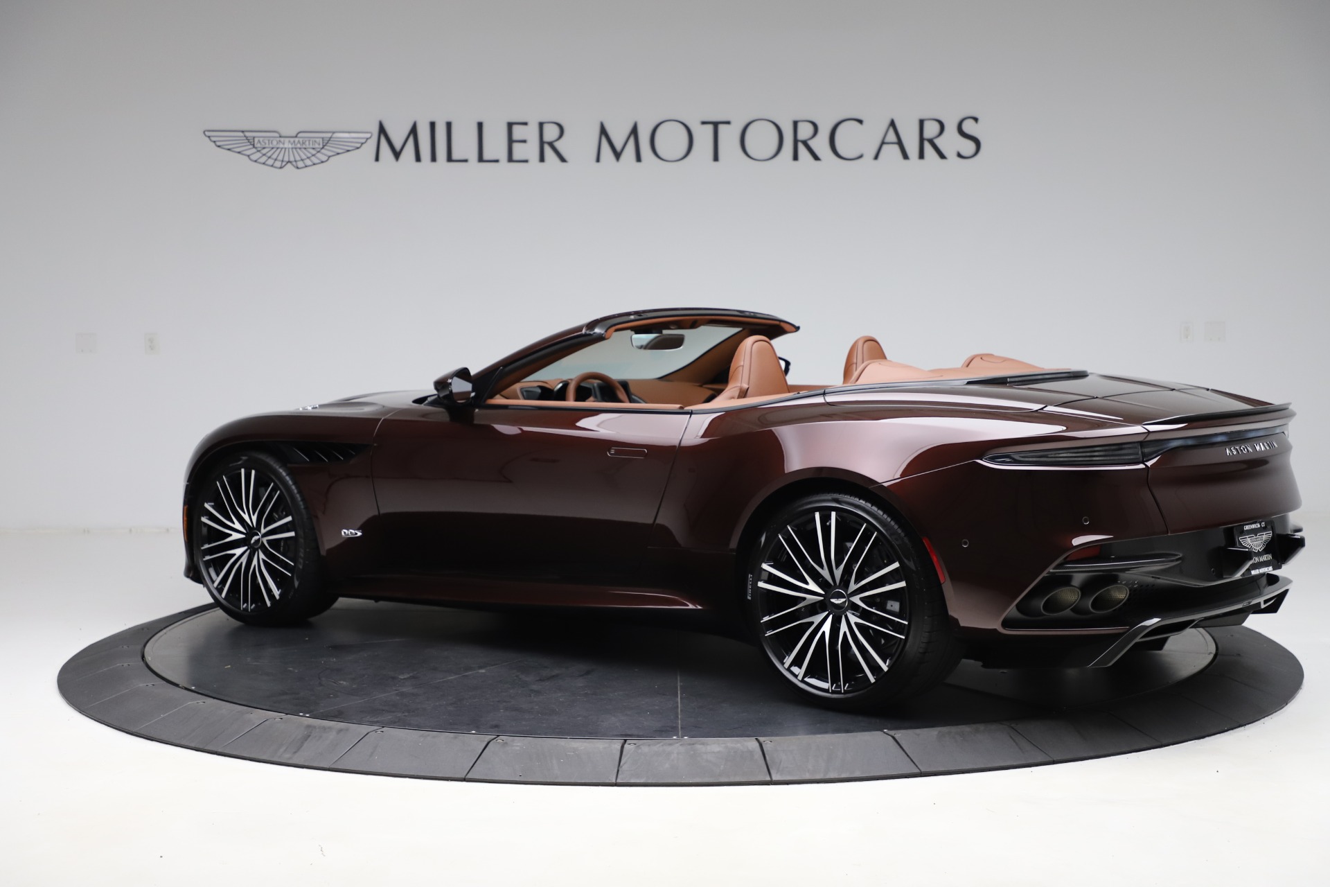 2020 Aston Martin DBS Superleggera Volante, 3/20