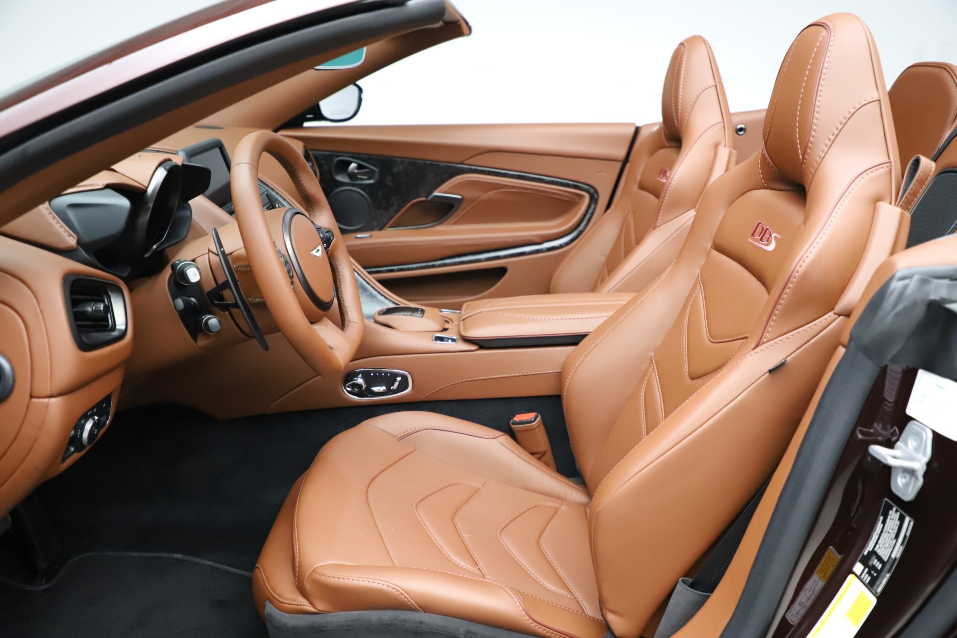2020 Aston Martin DBS Superleggera Volante, 6/20