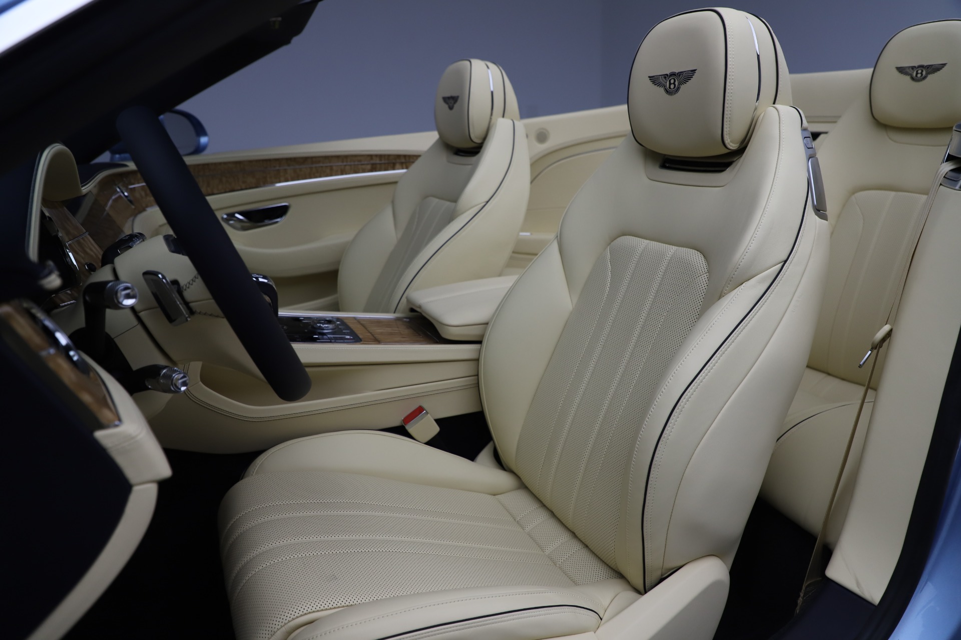 2020 Bentley Continental GTC V8, 6/20