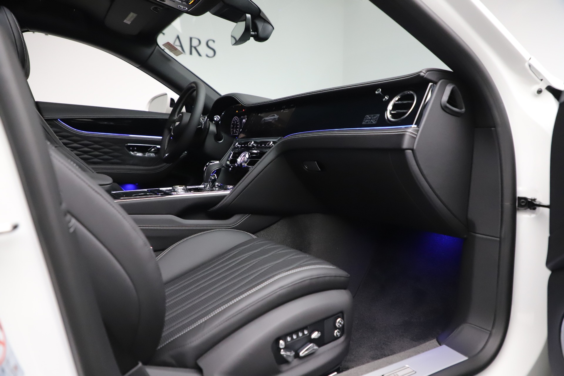 2020 Bentley Flying Spur W12 First Edition, 19/20
