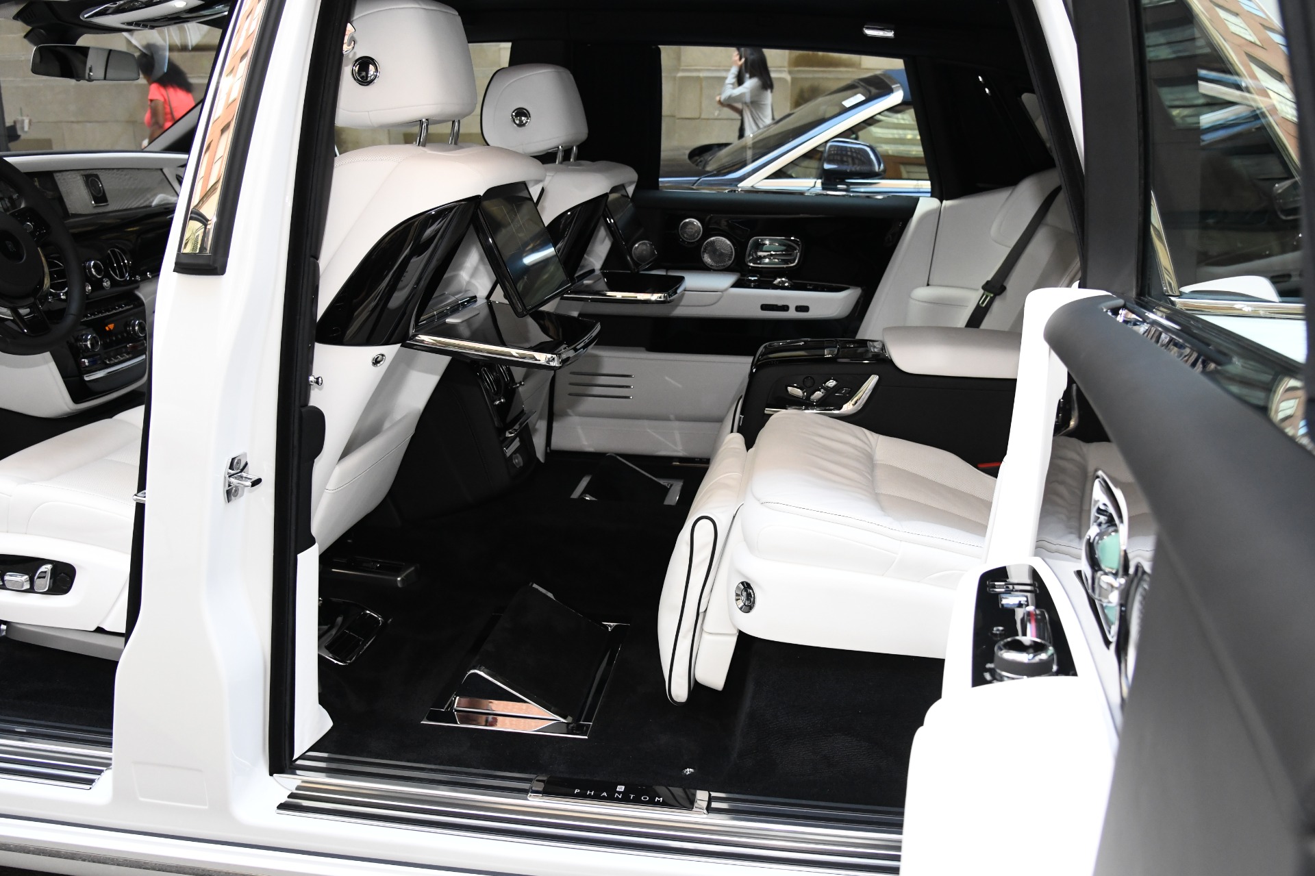 2020 New 2020 Rolls-Royce Phantom Extended Wheelbase EWB, 3/20