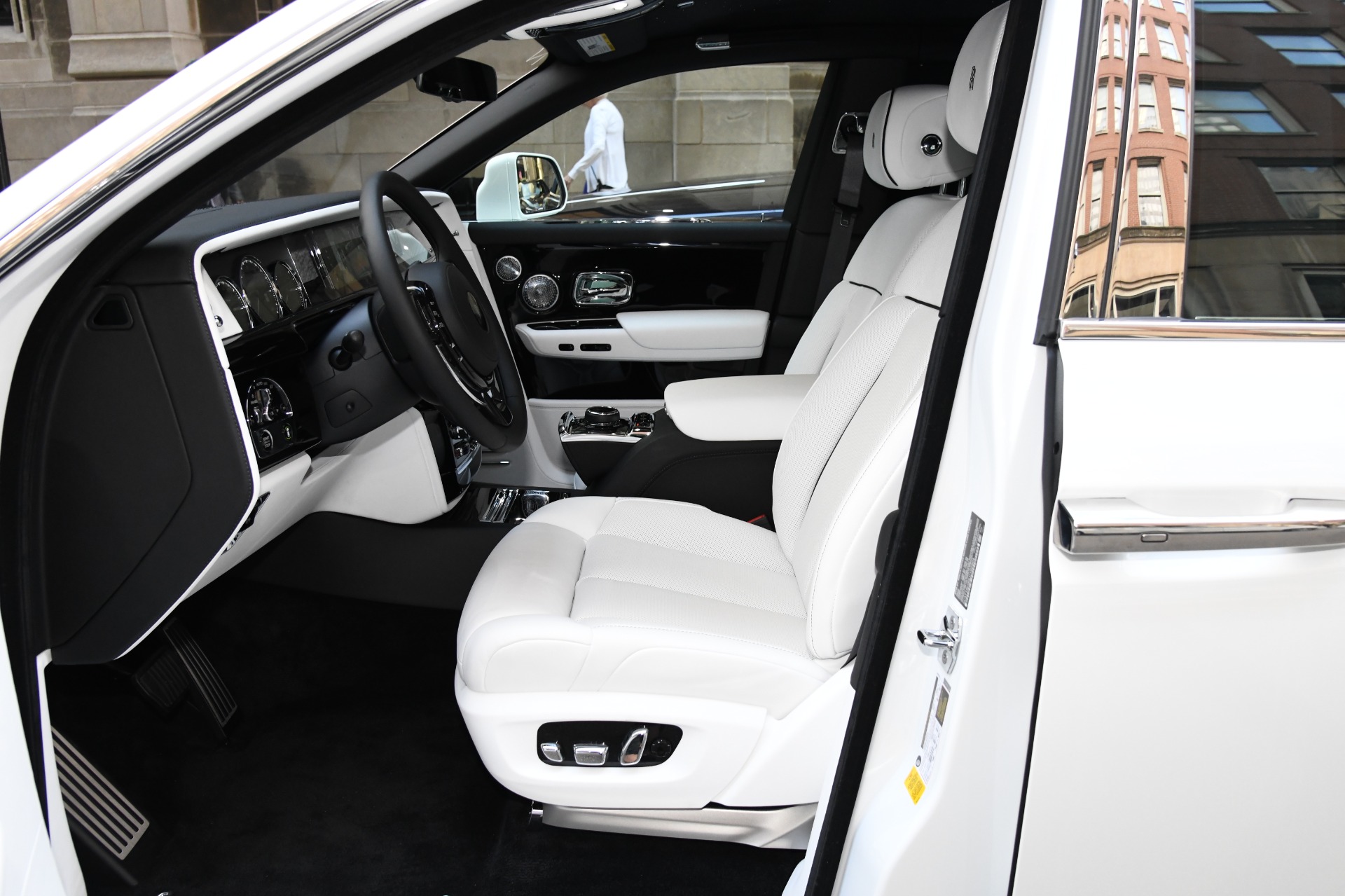 2020 New 2020 Rolls-Royce Phantom Extended Wheelbase EWB, 9/20