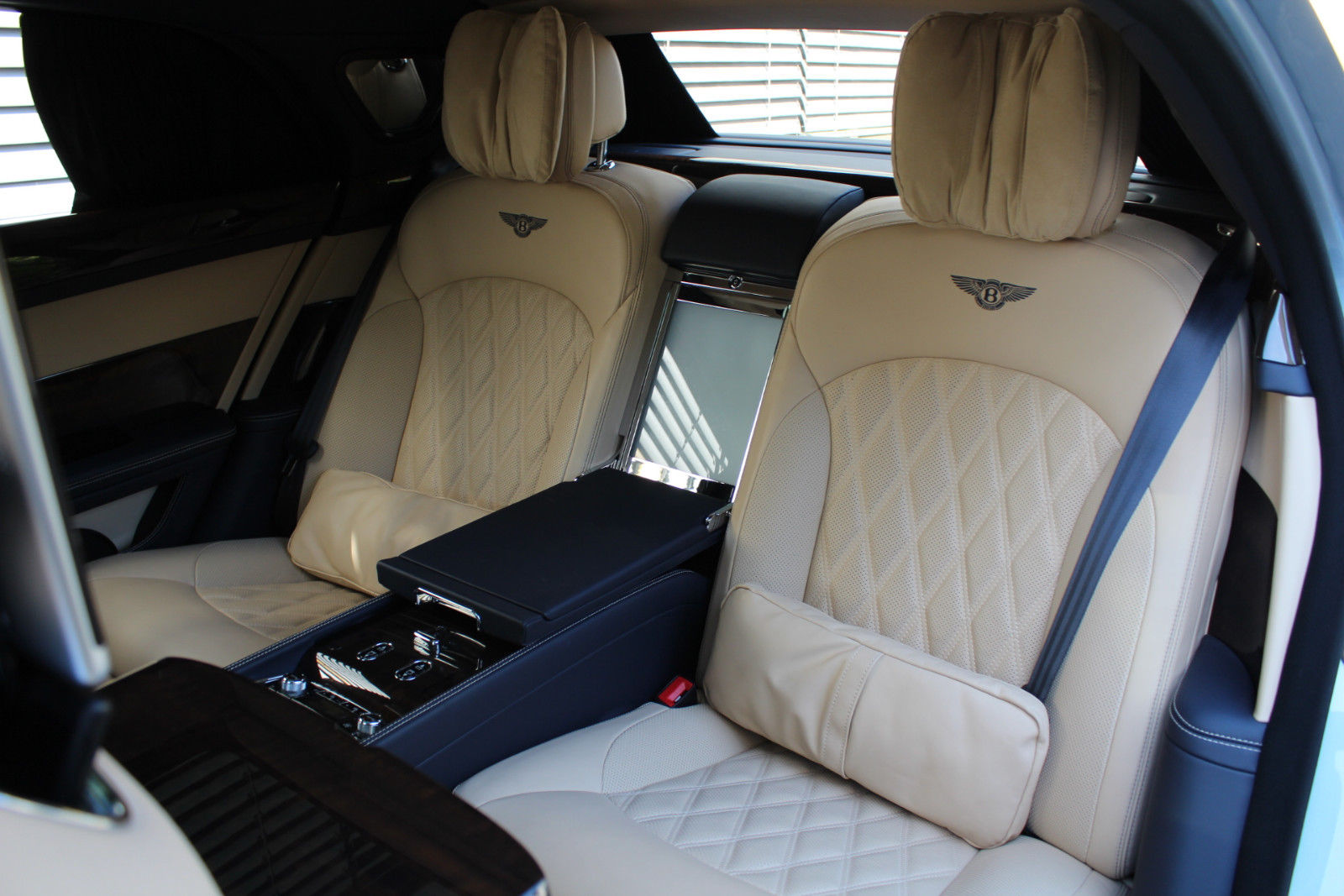 2017 Bentley Mulsanne Extended Wheelbase, 3/20