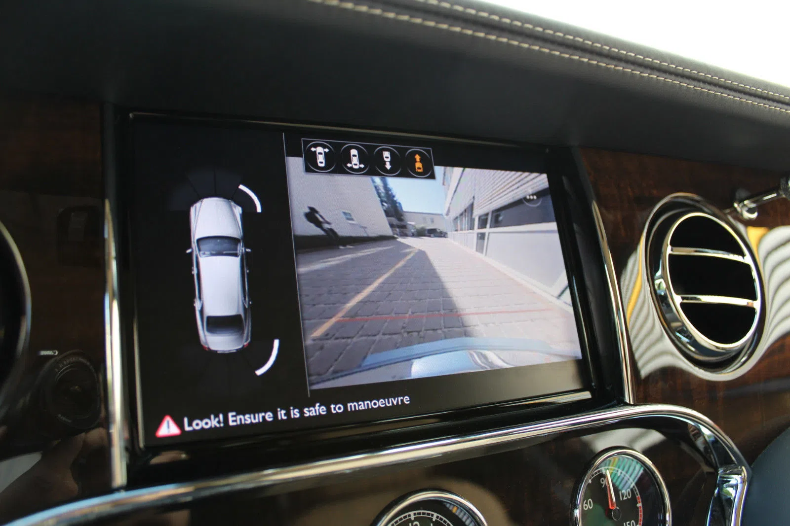 2017 Bentley Mulsanne Extended Wheelbase interior, Vollleder