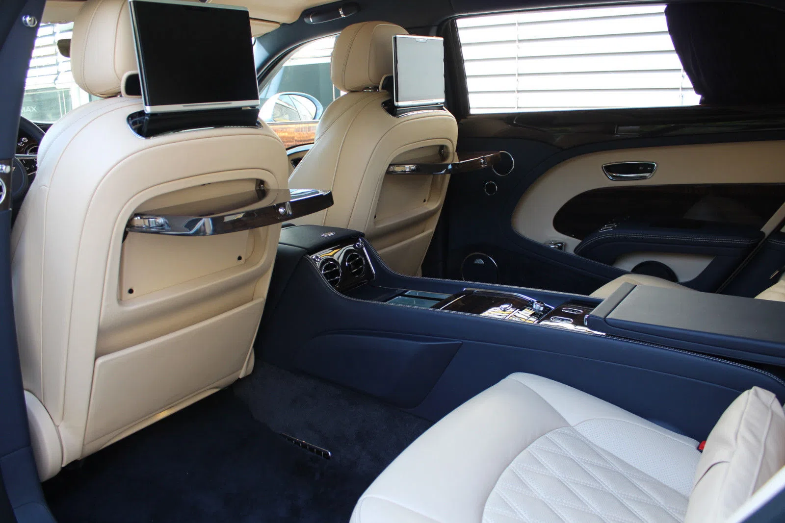 2017 Bentley Mulsanne Extended Wheelbase interior, seats, Vollleder