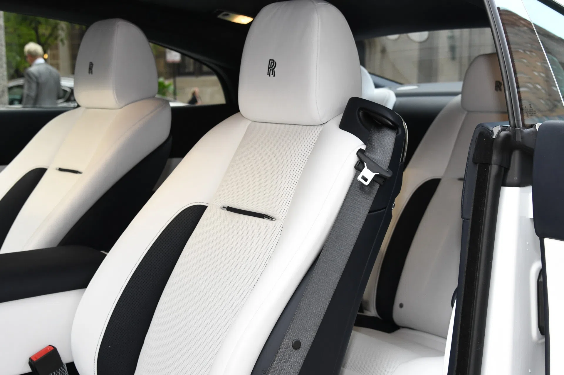 2020 Rolls-Royce Wraith interior, seats, ARCTIC WHITE, Leather