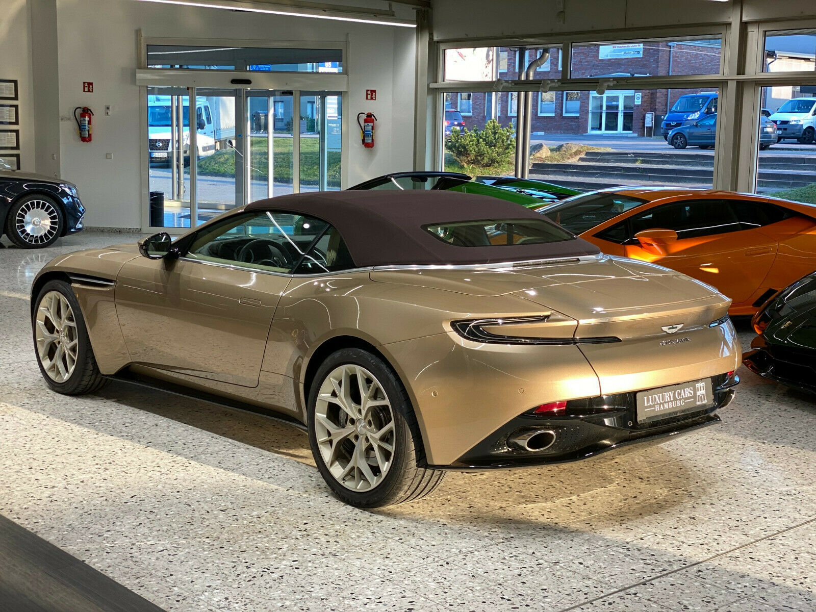 2018 Aston Martin DB11 4.0 V8 Volante, 8/20