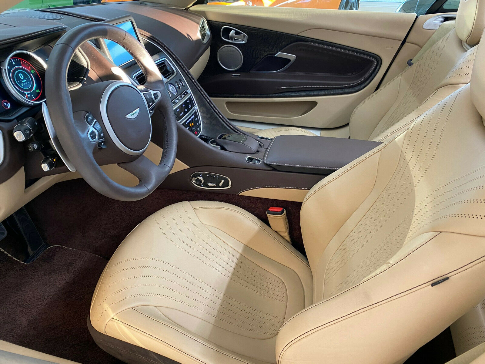 2018 Aston Martin DB11 4.0 V8 Volante, 11/20