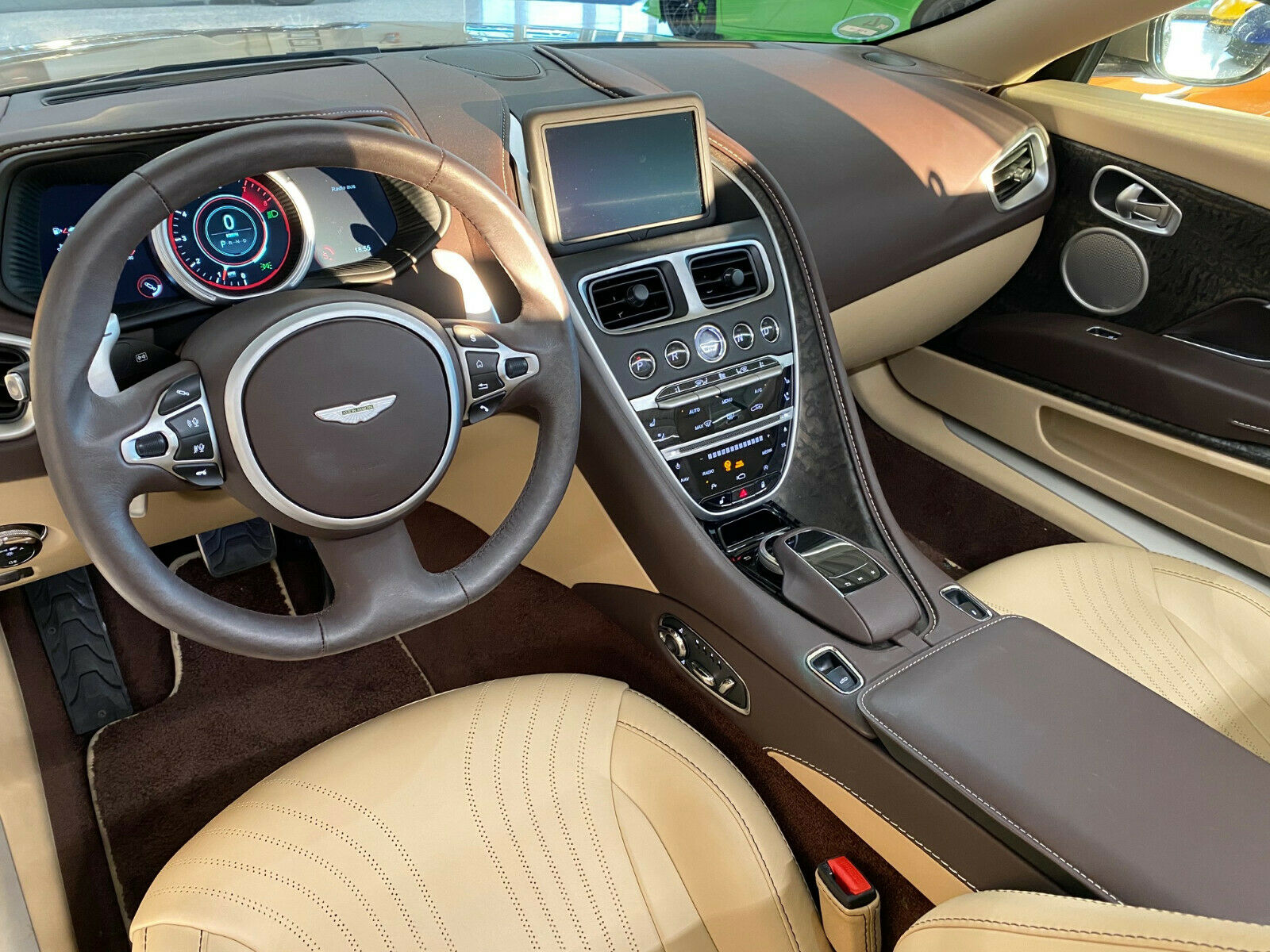 2018 Aston Martin DB11 4.0 V8 Volante, 12/20