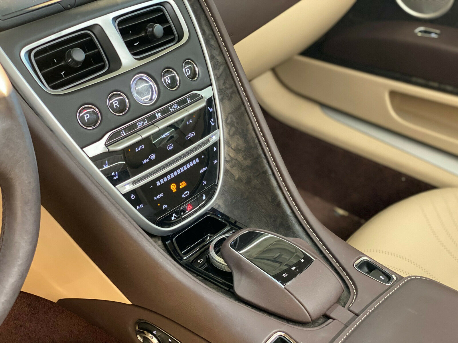 2018 Aston Martin DB11 4.0 V8 Volante, 15/20