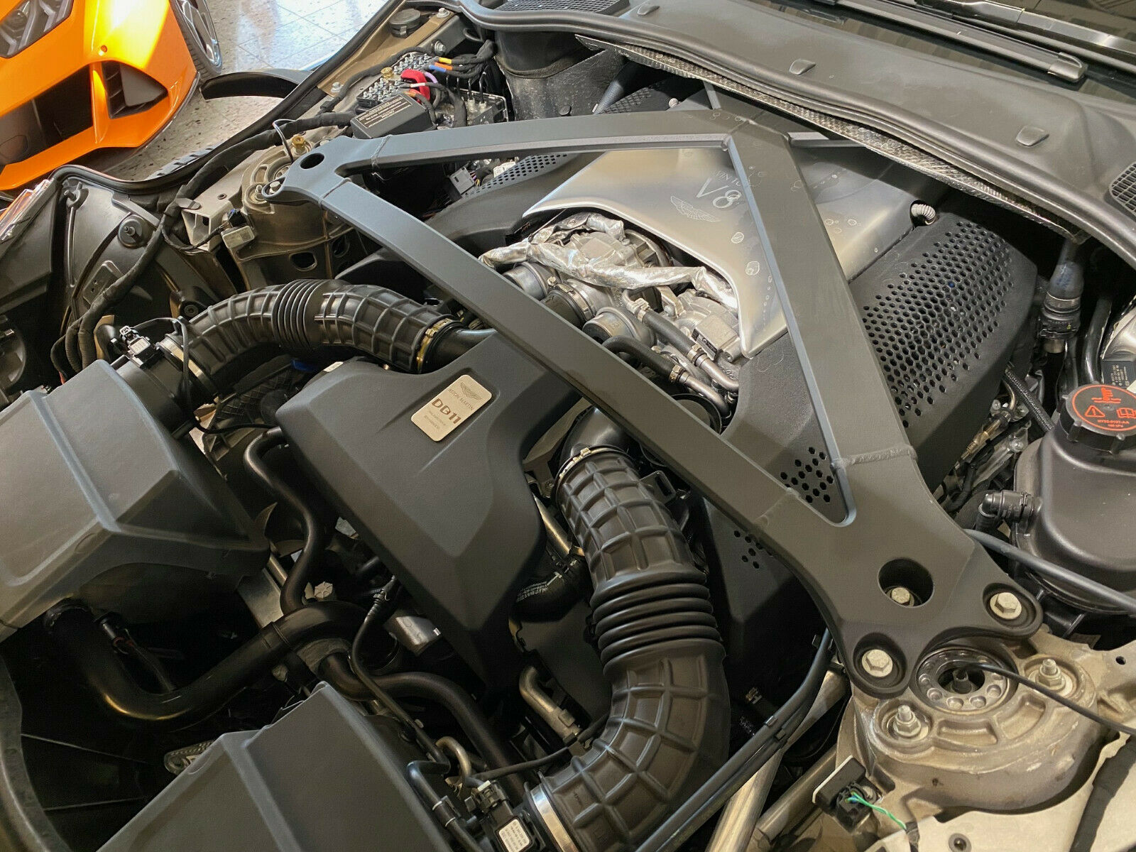 2018 Aston Martin DB11 4.0 V8 Volante, 17/20