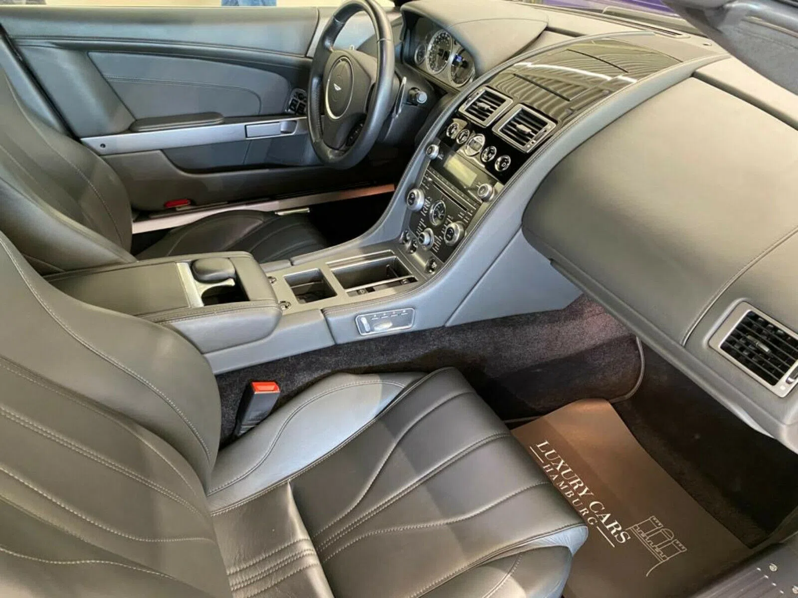 2015 Aston Martin DB9 Volante interior, seats, full leather, gray