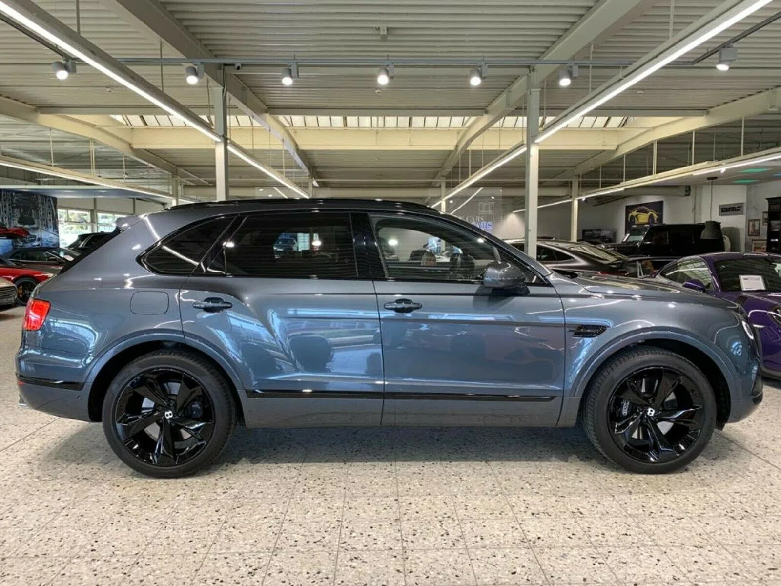 2018 Bentley Bentayga V8 MULLINER, 2/18