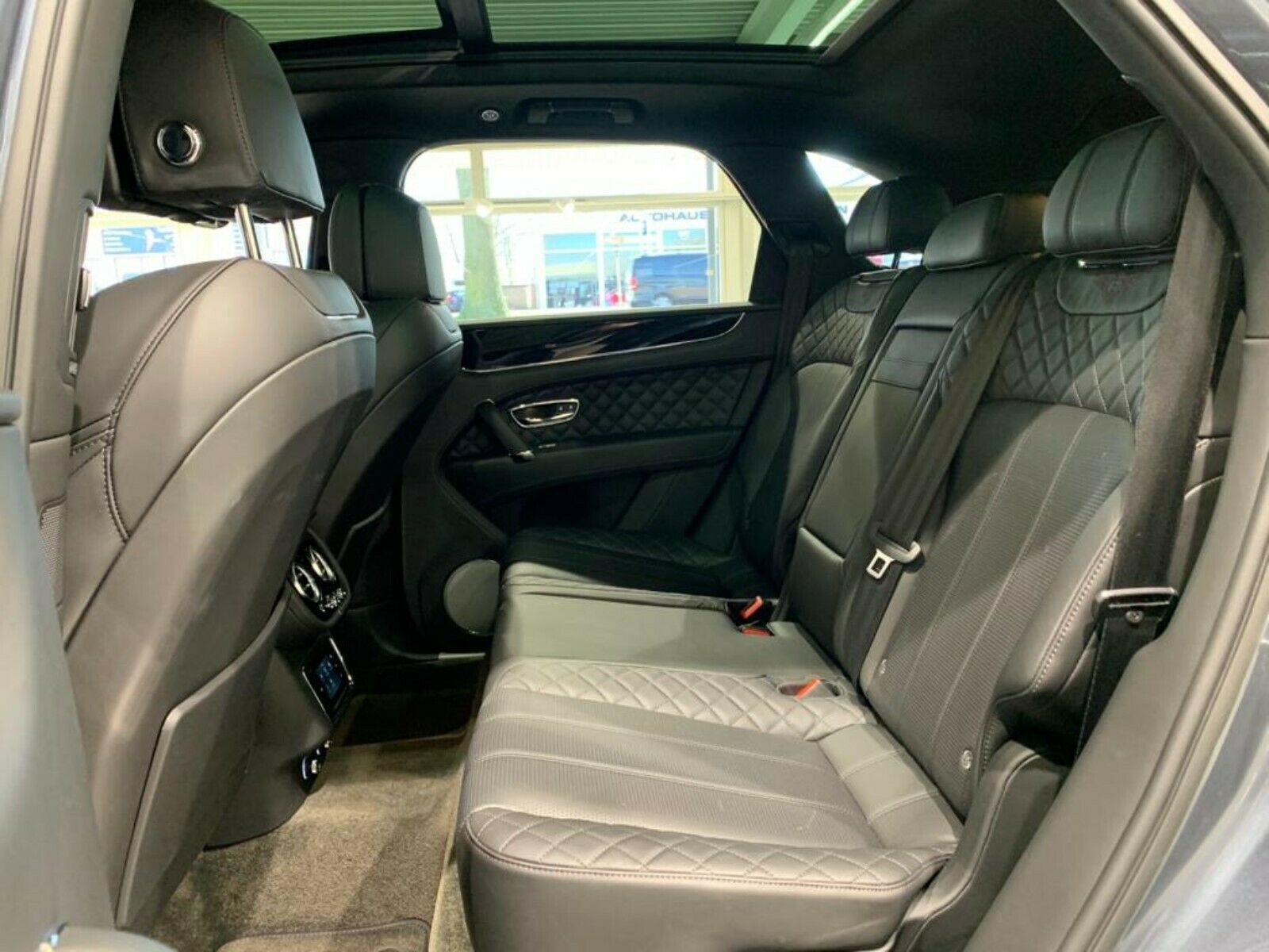 2018 Bentley Bentayga V8 MULLINER, 11/18