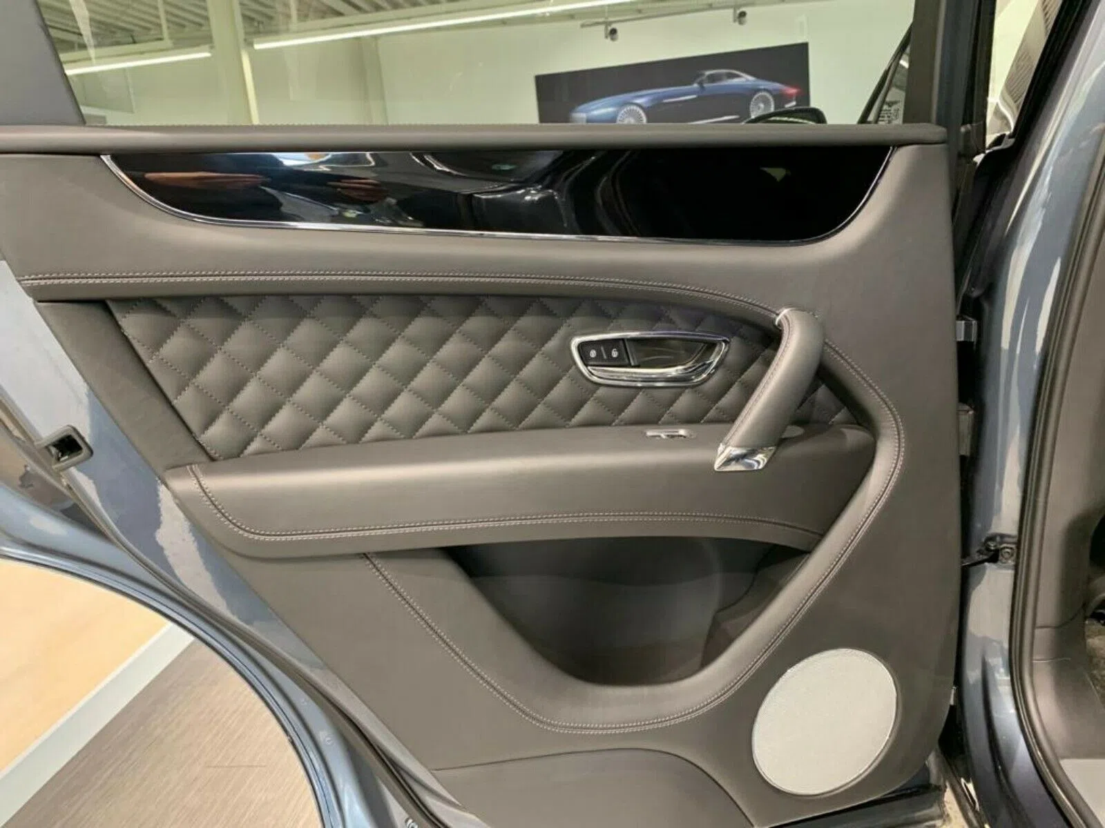 2018 Bentley Bentayga V8 MULLINER, 13/18