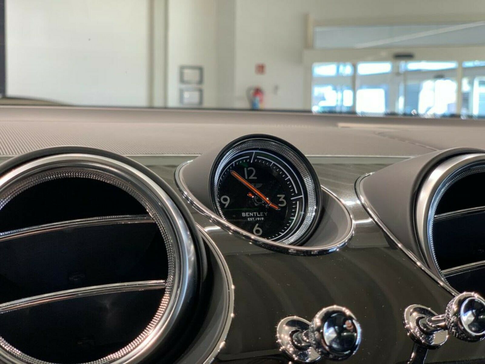 2018 Bentley Bentayga V8 MULLINER, 16/18