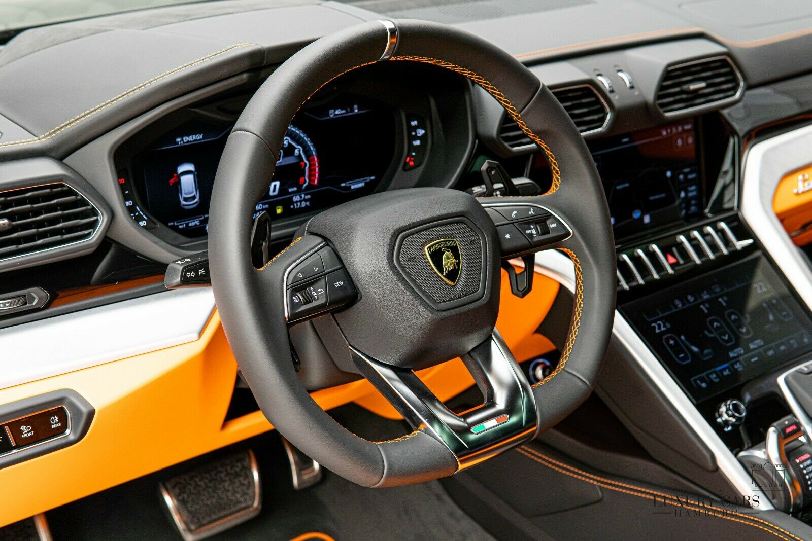 2020 Lamborghini Urus, 8/17