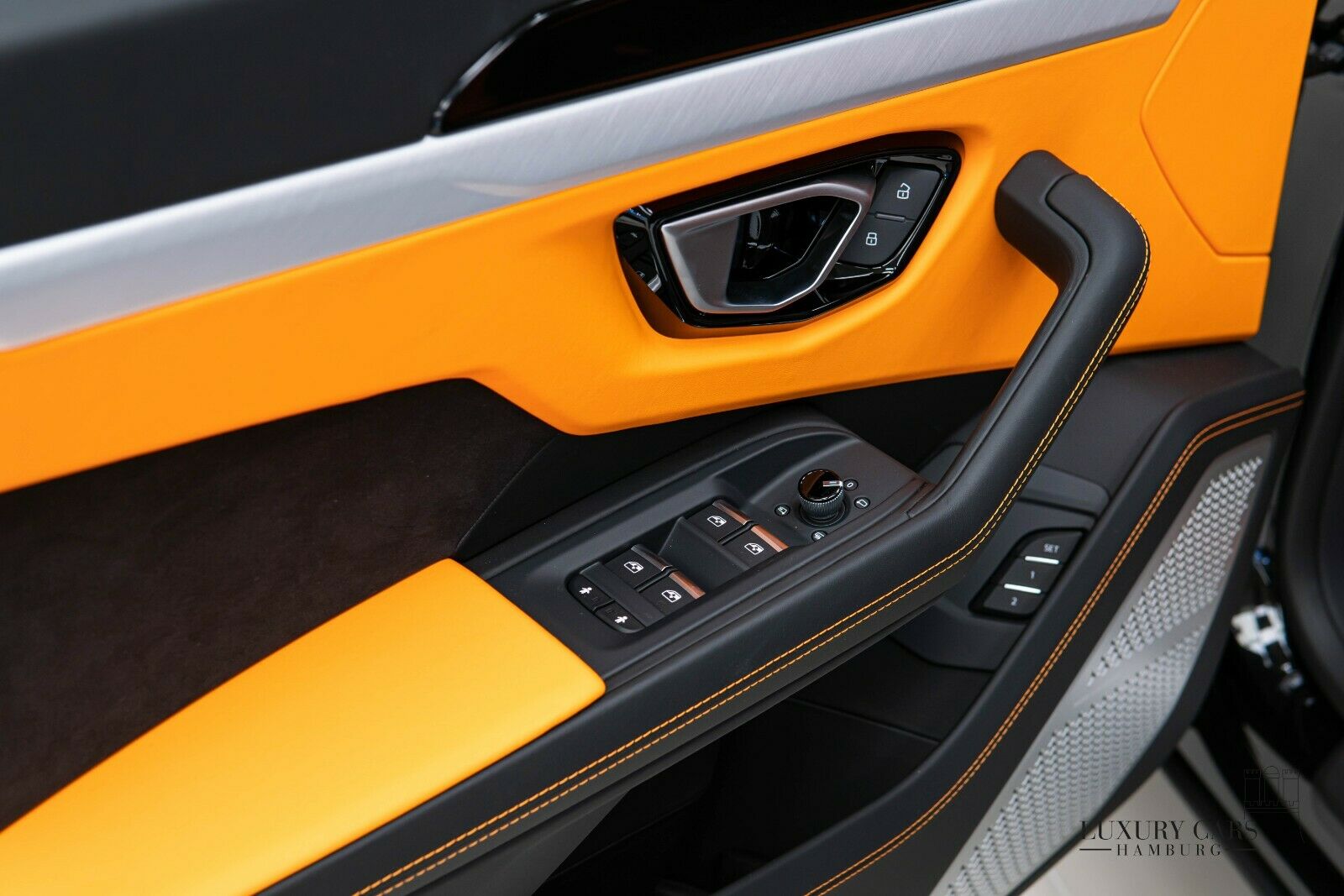 2020 Lamborghini Urus, 10/17