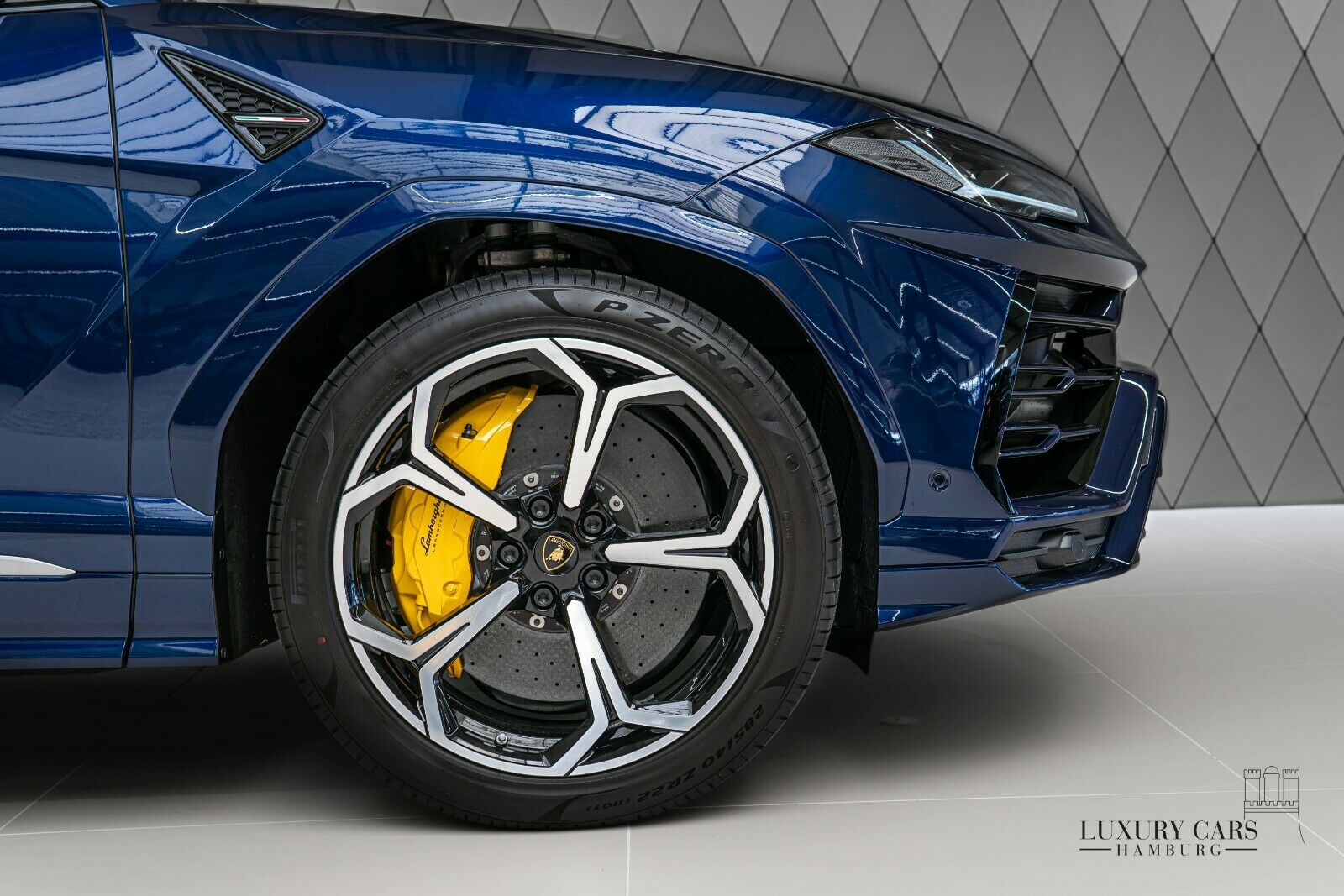 2020 Lamborghini Urus, 12/20