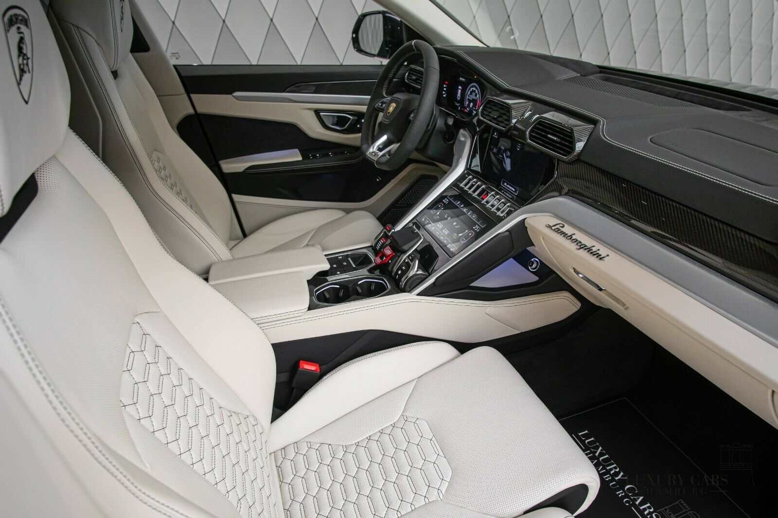 2020 Lamborghini Urus, 17/20