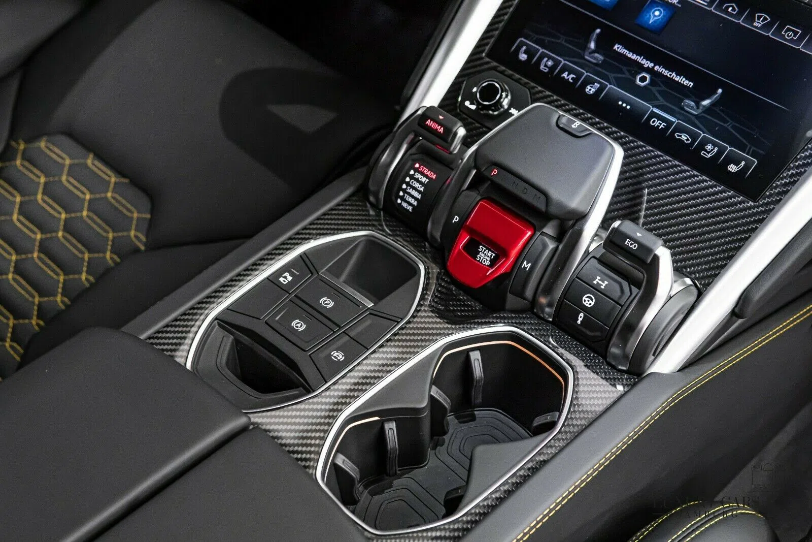 2020 Lamborghini Urus interior, center console, Leather Black