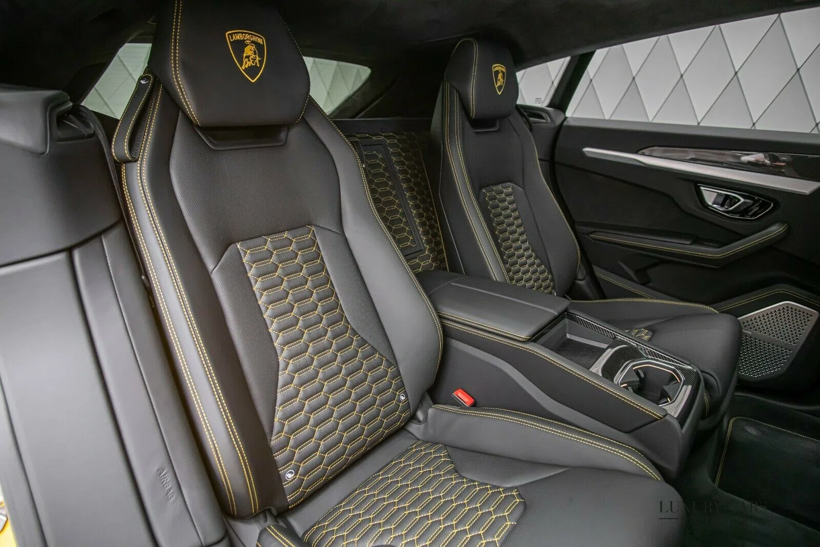 2020 Lamborghini Urus interior, seats, Leather Black
