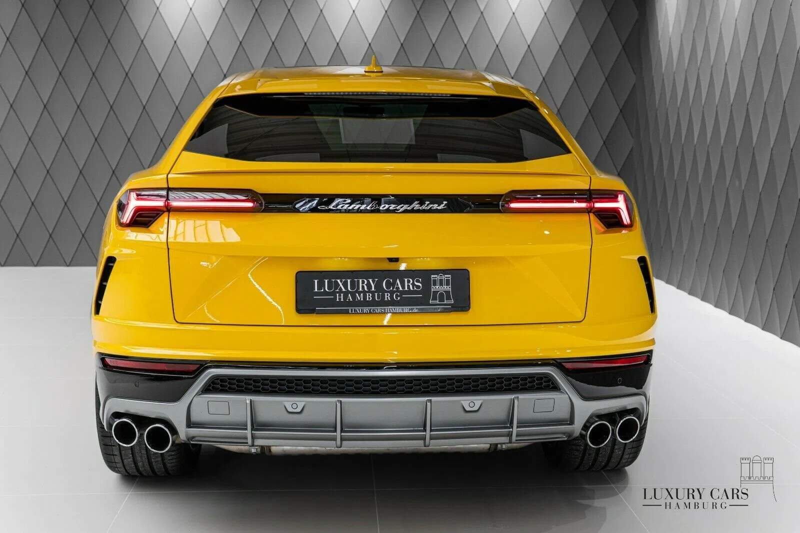 2020 Lamborghini Urus, rear three-quarter view, Giallo eye / yellow (metallic)