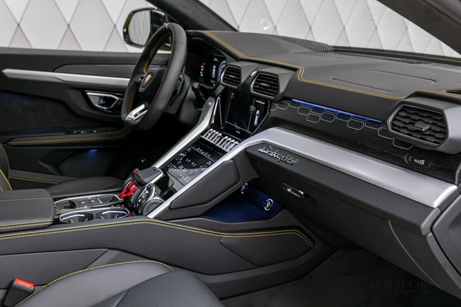 2020 Lamborghini Urus, 21/32