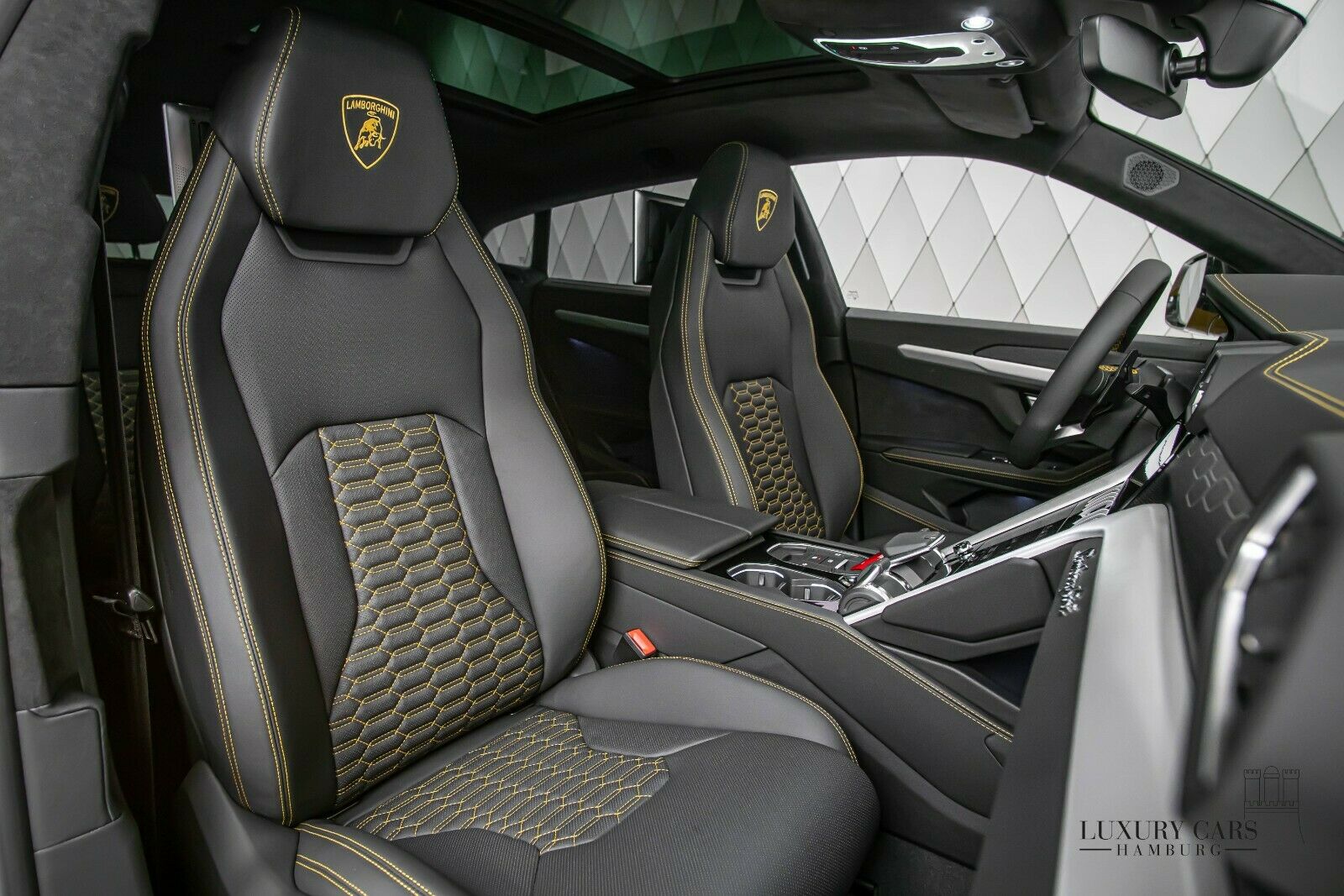 2020 Lamborghini Urus, 23/32