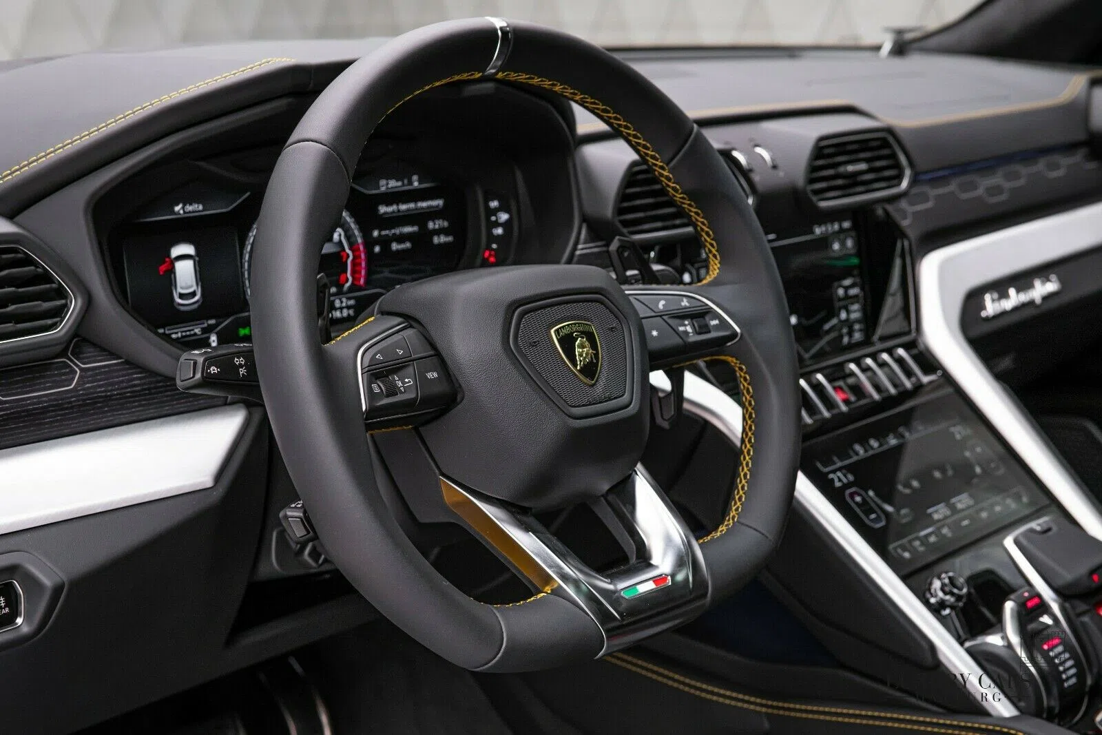2020 Lamborghini Urus interior, steering wheel, Andere, Vollleder