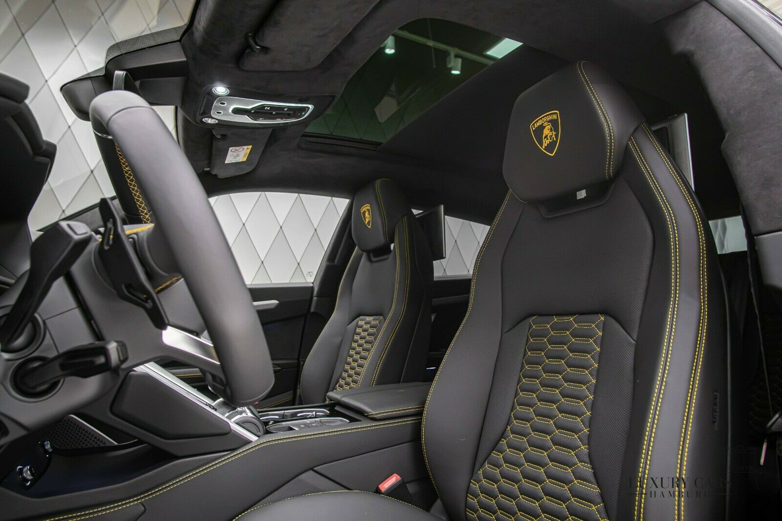 2020 Lamborghini Urus, 31/32