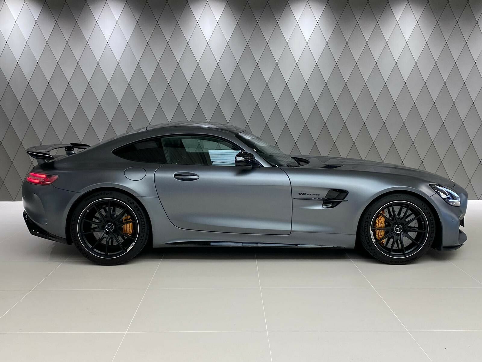 2020 Mercedes-Benz AMG GT R, 4/18