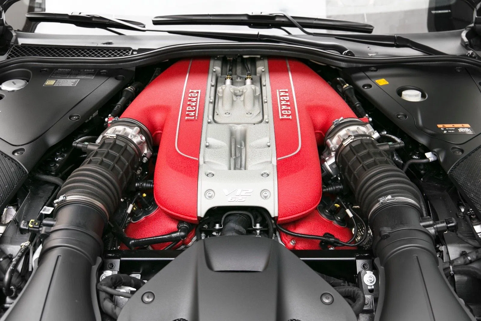 2018 Ferrari 812 Superfast engine