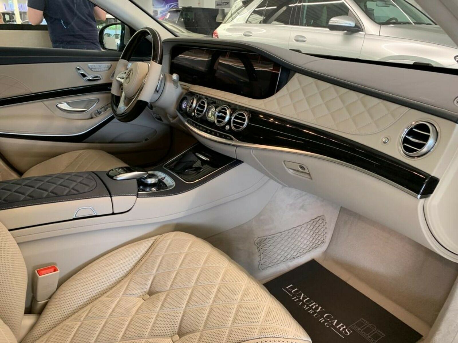 2020 Mercedes-Maybach S 560, 8/17
