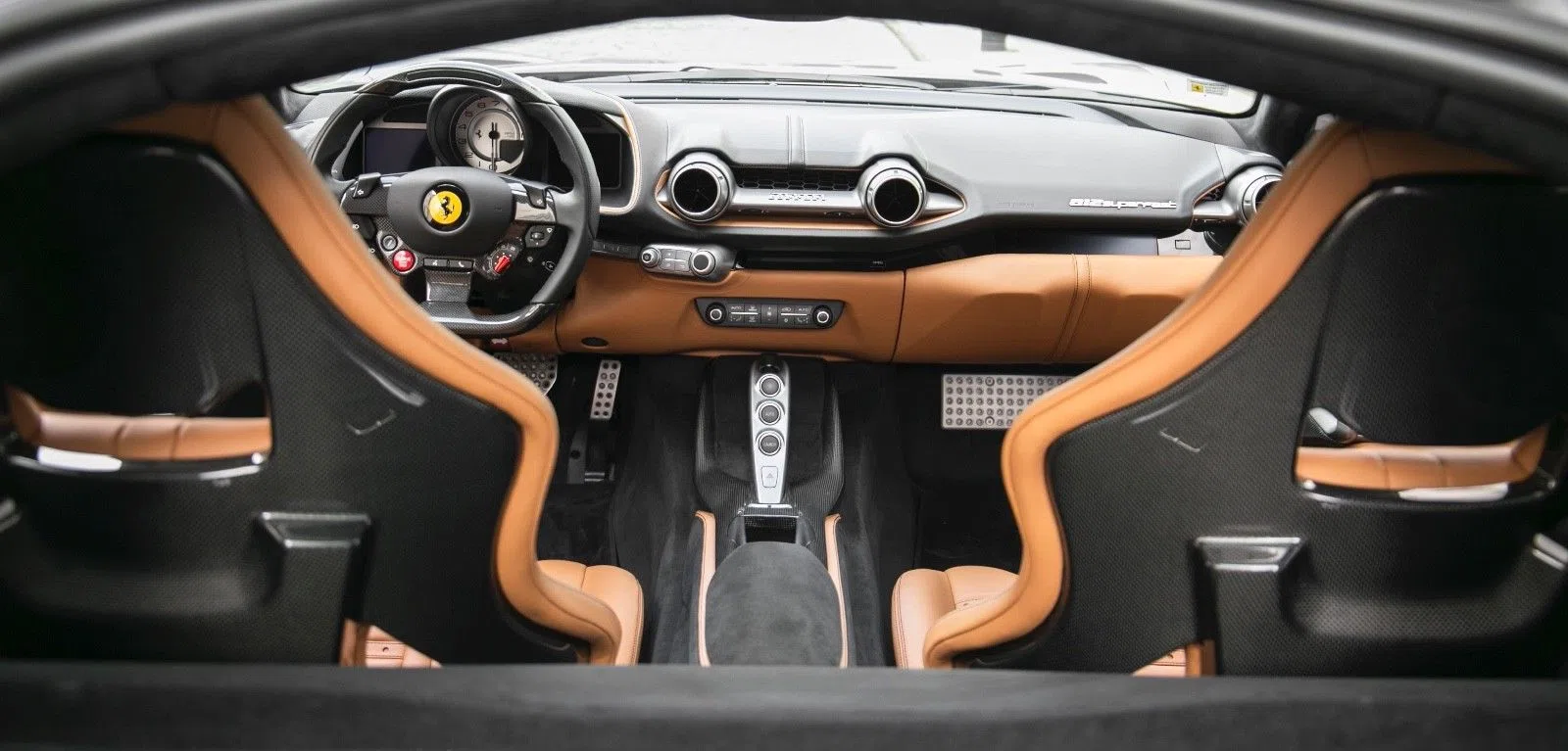 2018 Ferrari 812 Superfast interior, Beige