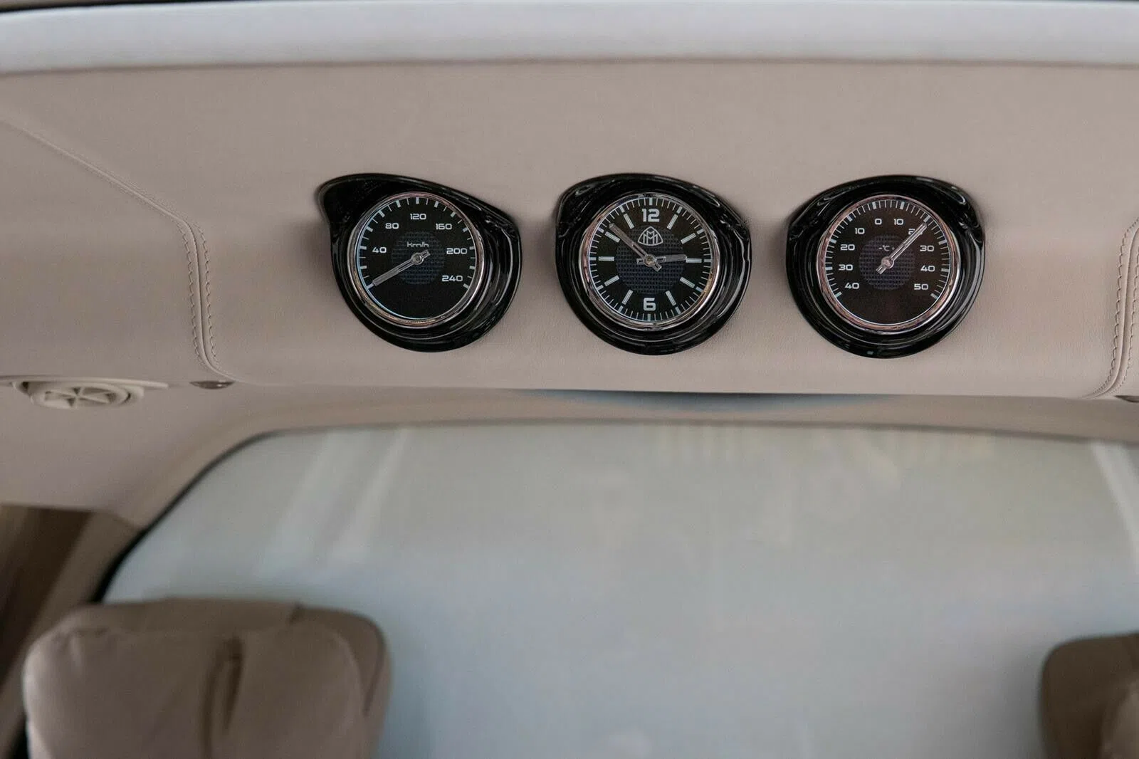 2017 Mercedes-Benz S 600 Maybach Pullman interior, Beige, Vollleder