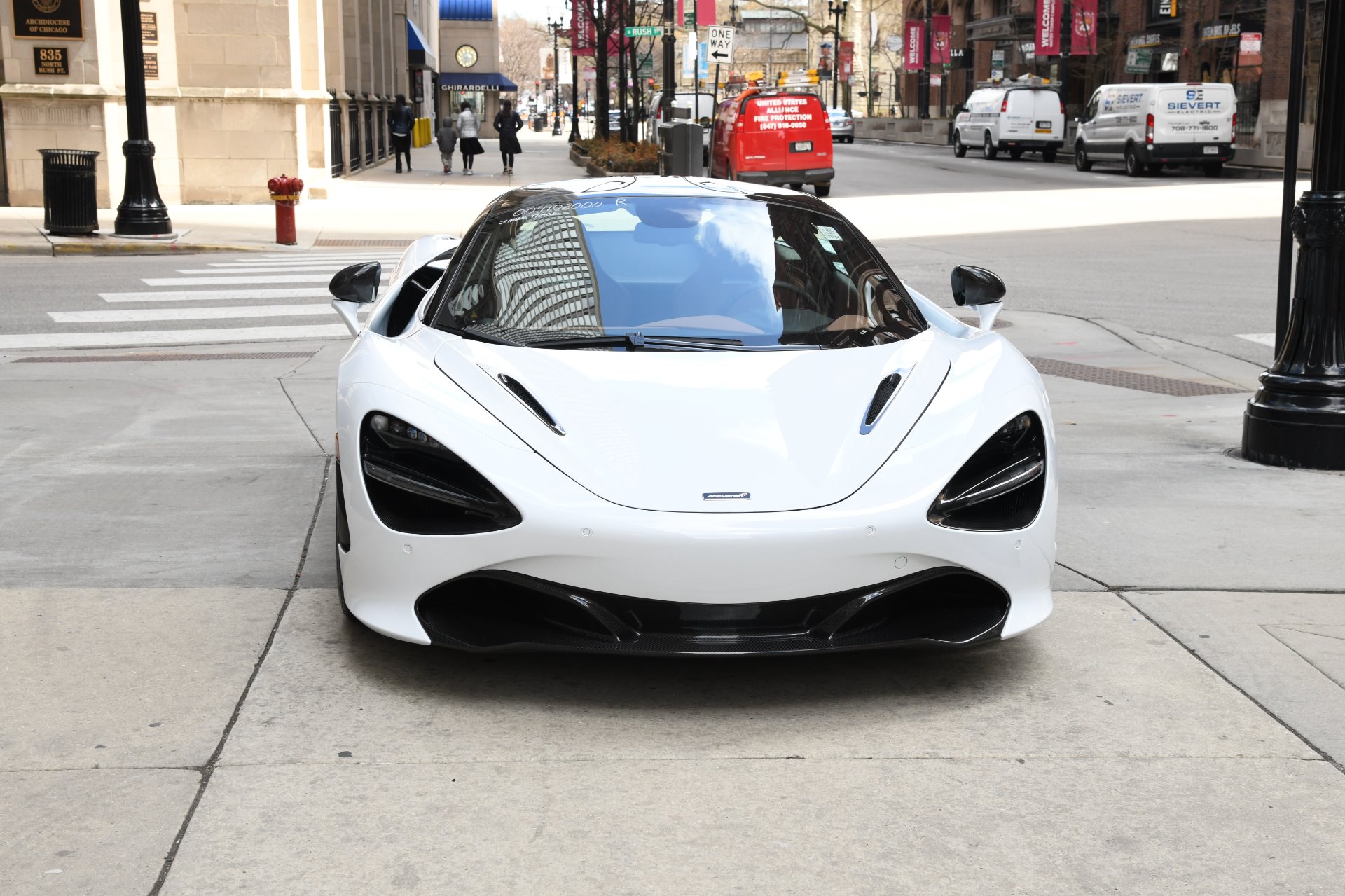 2018 McLaren 720S, 13/20