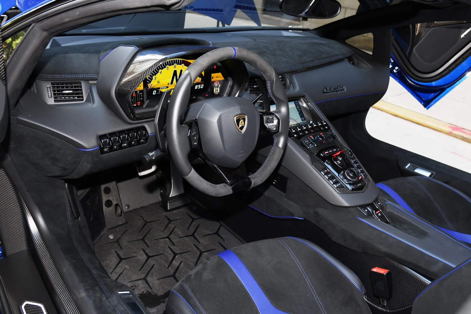 2017 Lamborghini Aventador Roadster LP 750-4 SV interior, NERO ADE