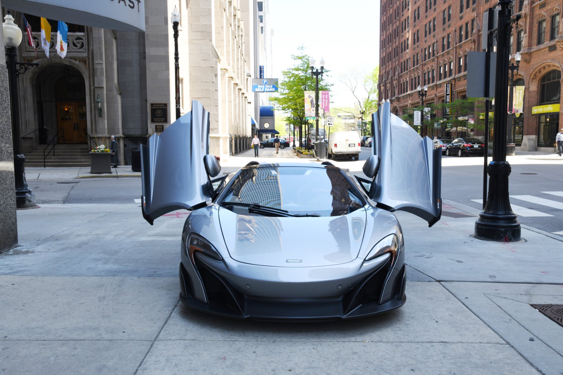2016 McLaren 675LT Spider, 2/20