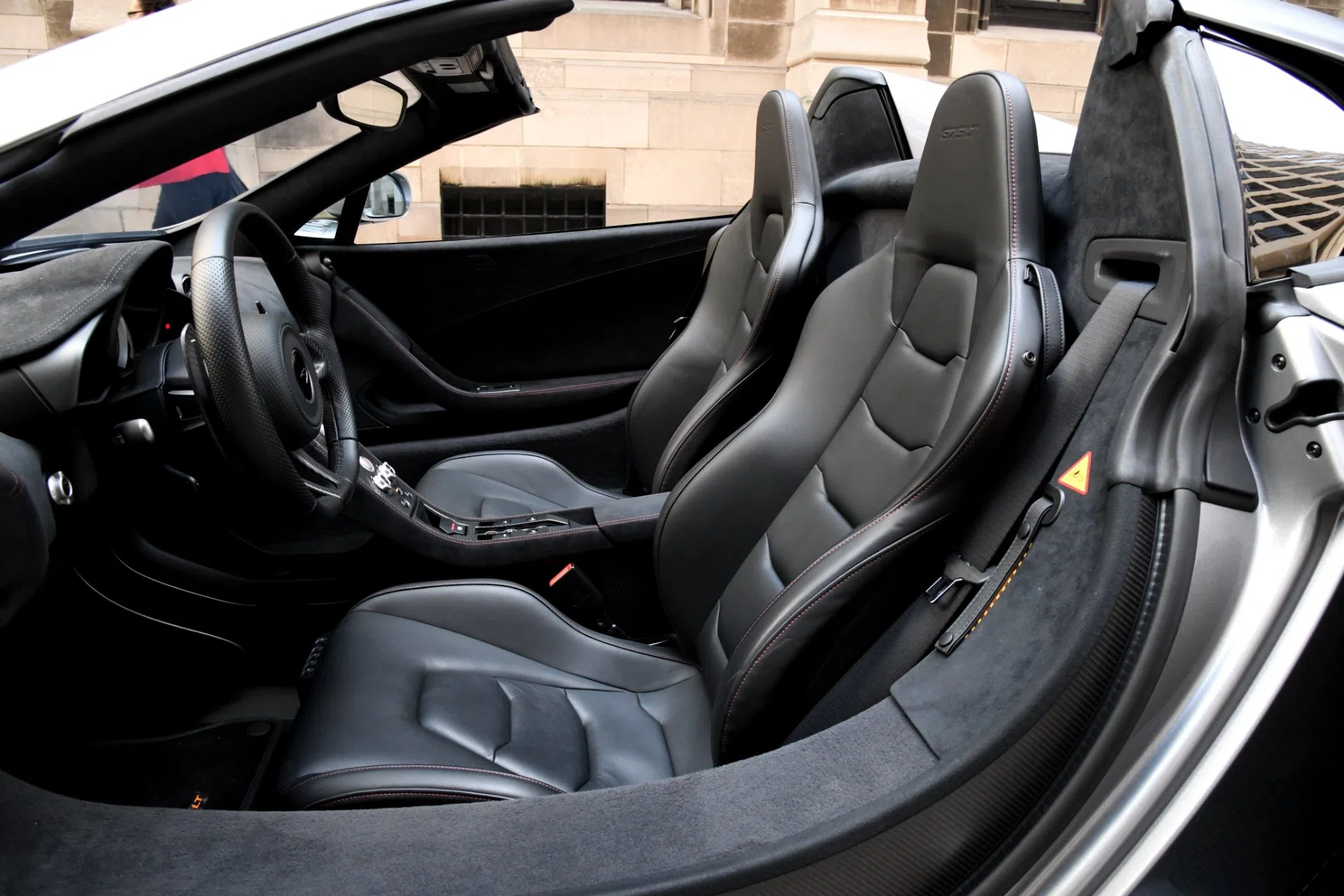 2016 McLaren 675LT Spider interior, seats, Carbon Black