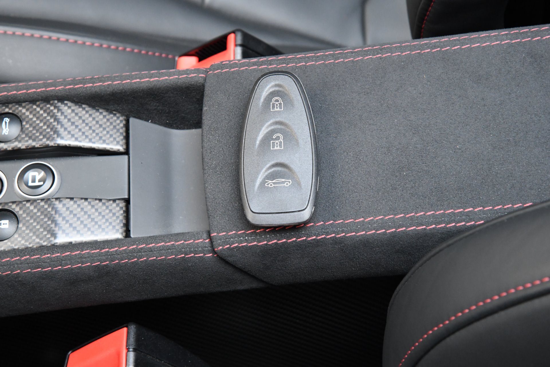 2016 McLaren 675LT Spider, 19/20