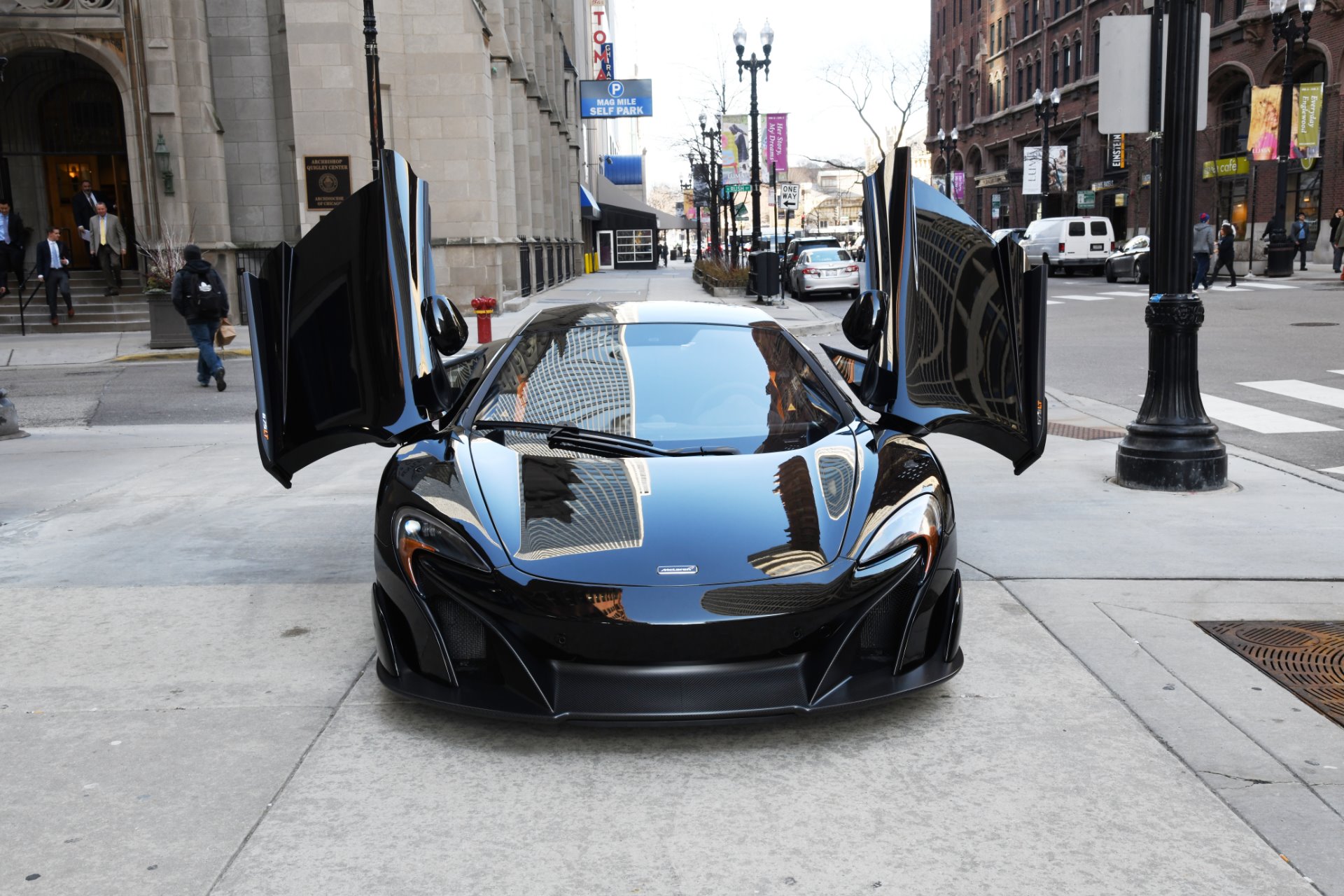 McLaren 675LT, 2/13