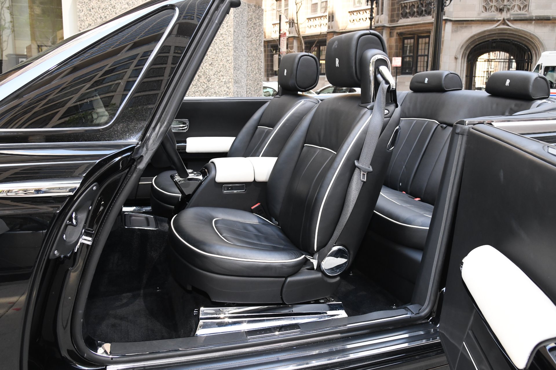 2016 Rolls-Royce Phantom Drophead Coupe, 8/20