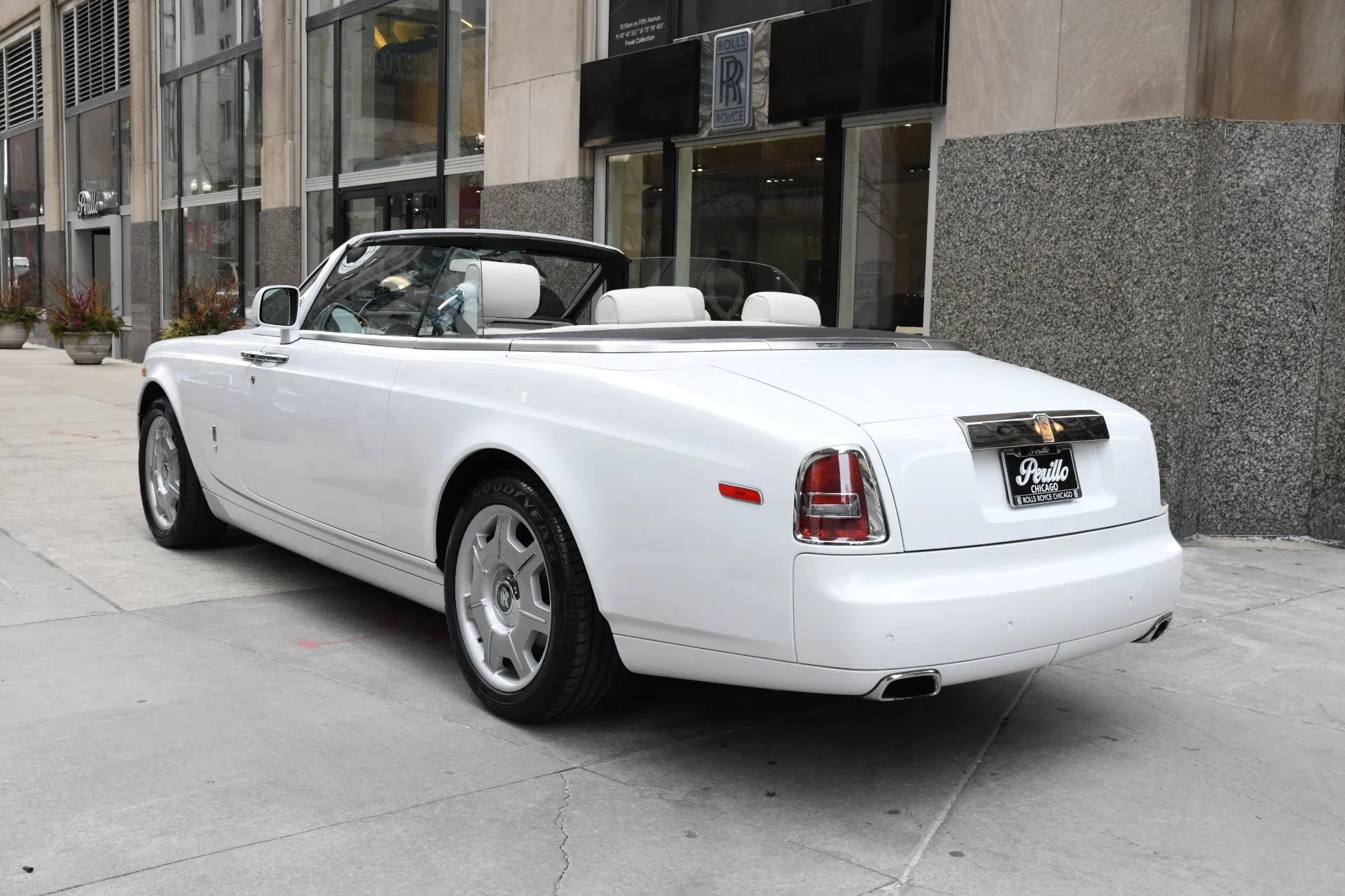 2015 Rolls-Royce Phantom Drophead Coupe for sale, exterior, Arctic White
