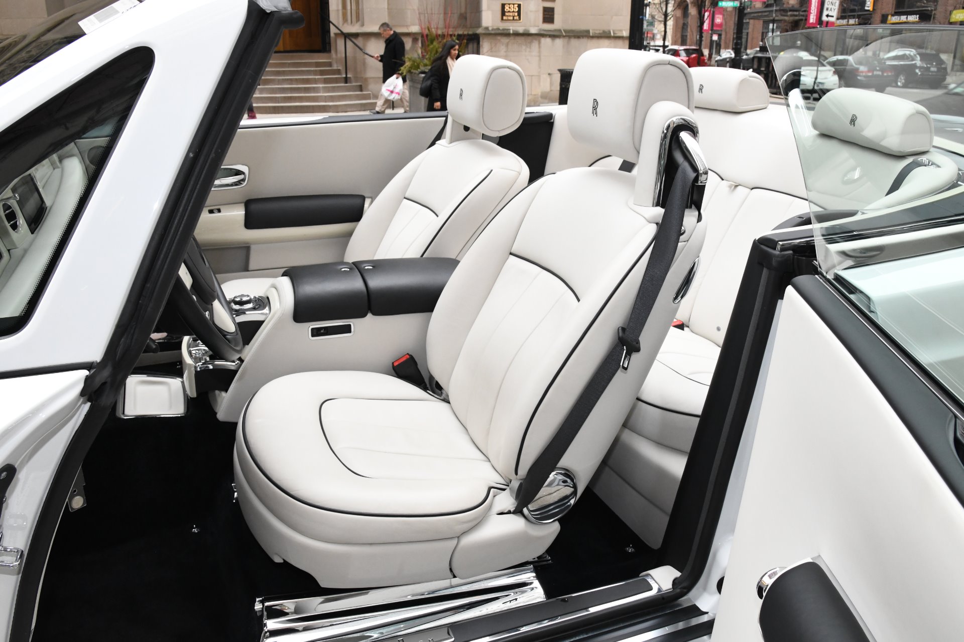 2015 Rolls-Royce Phantom Drophead Coupe, 6/20