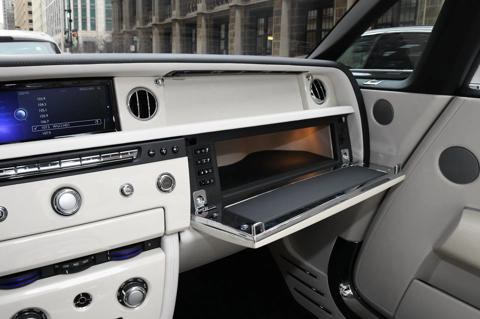 2015 Rolls-Royce Phantom Drophead Coupe interior, door panel, Seashell