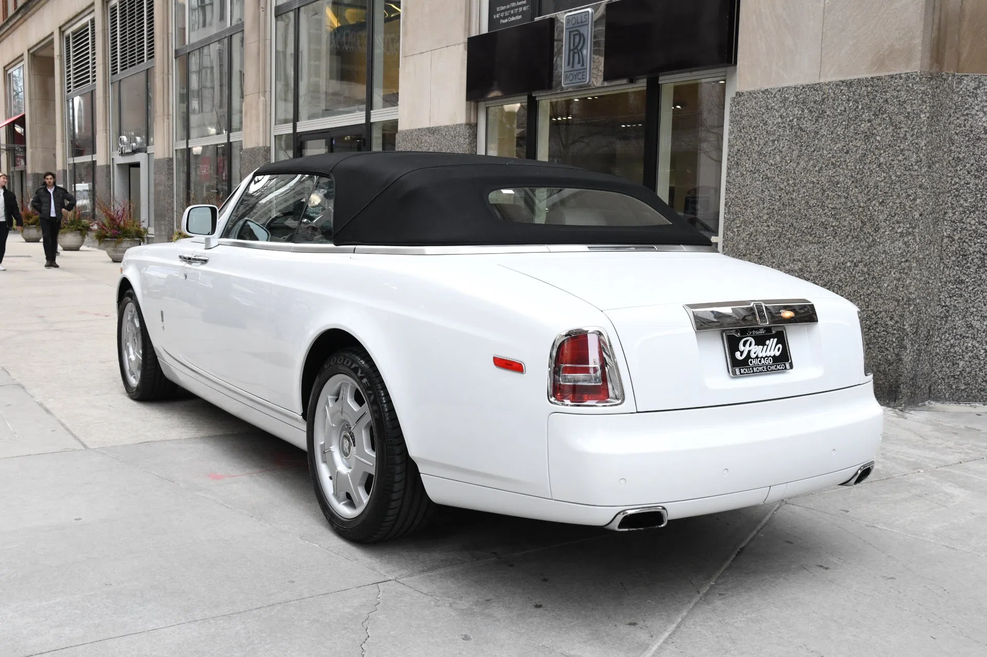 2015 Rolls-Royce Phantom Drophead Coupe for sale, exterior, Arctic White